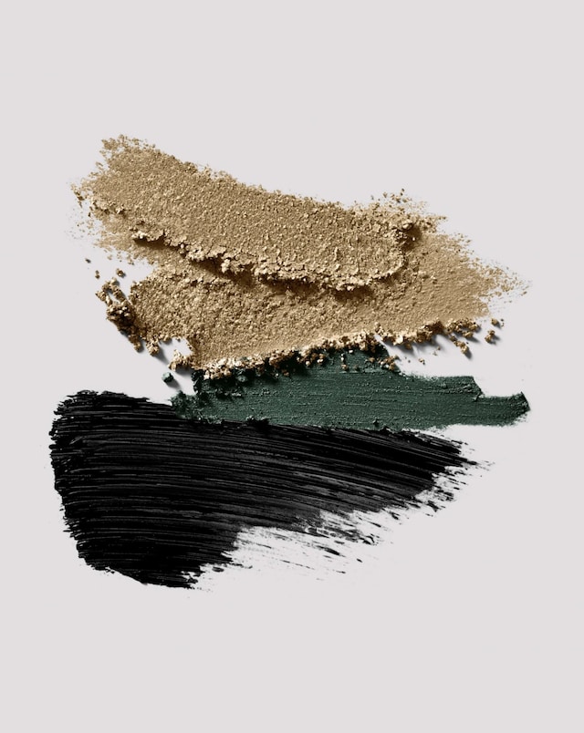 VBB Kajal Liner Swatch